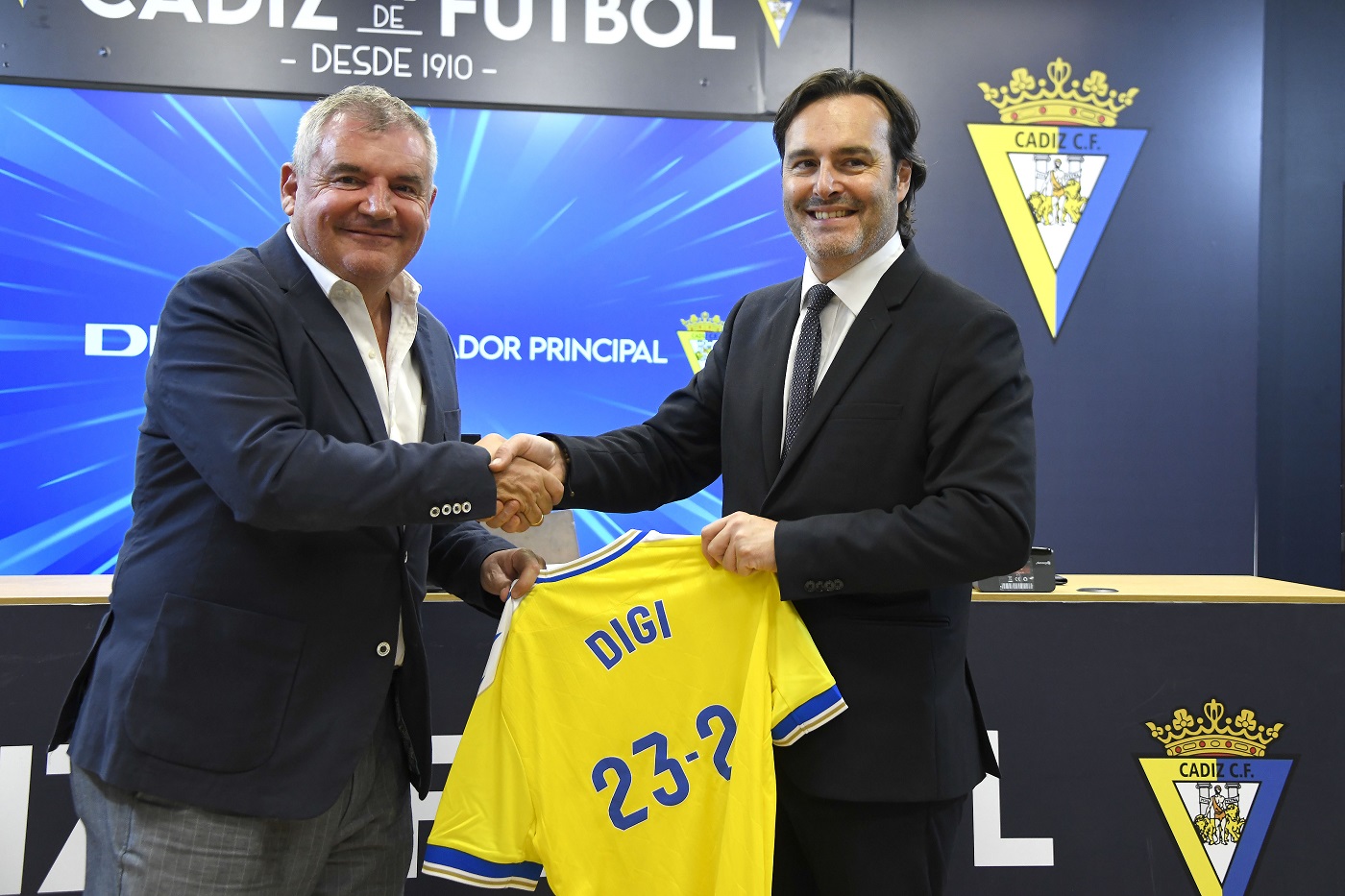 DIGI presenta en el Nuevo Mirandilla el acuerdo de renovación como Patrocinador Principal del Cádiz CF para la temporada 2023-2024 y la ampliación del patrocinio al equipo femenino